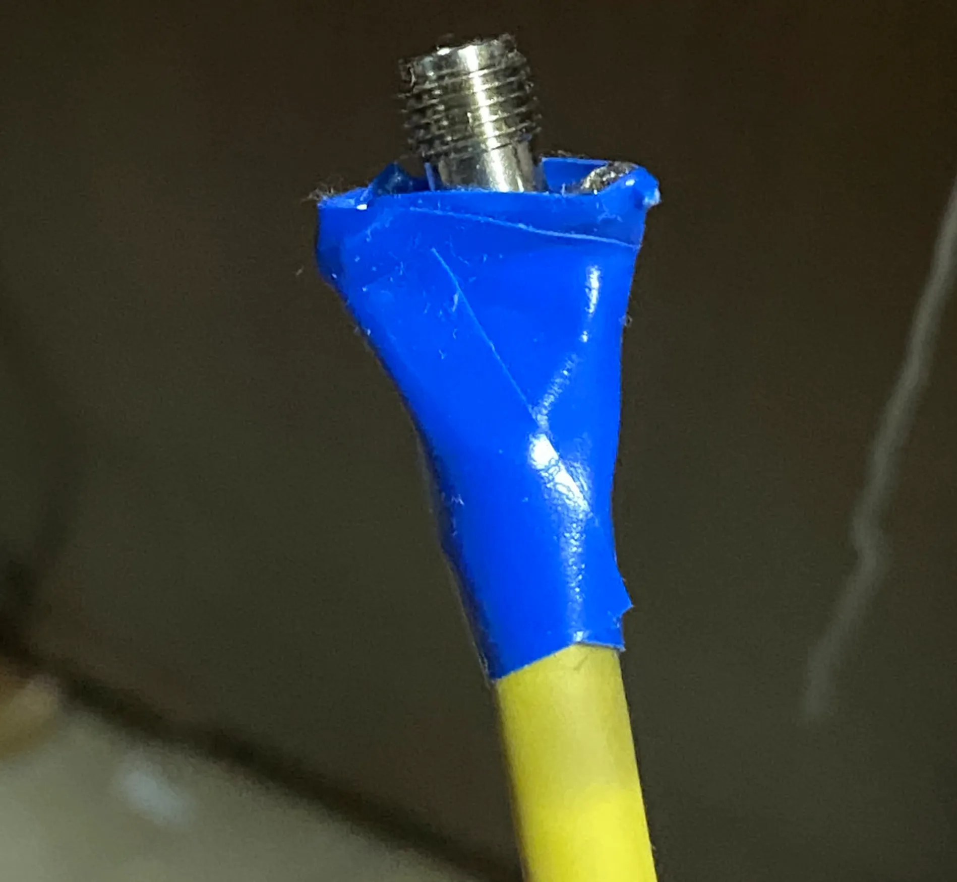 限界コネクタ。なぜ普通のSMA端子は妙に高いのか。